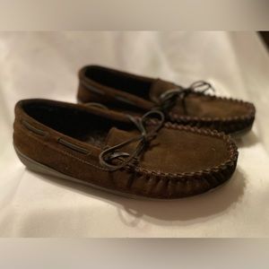 EUC Men’s Minnetonka Pile Lined Hardsole Slippers Size 10